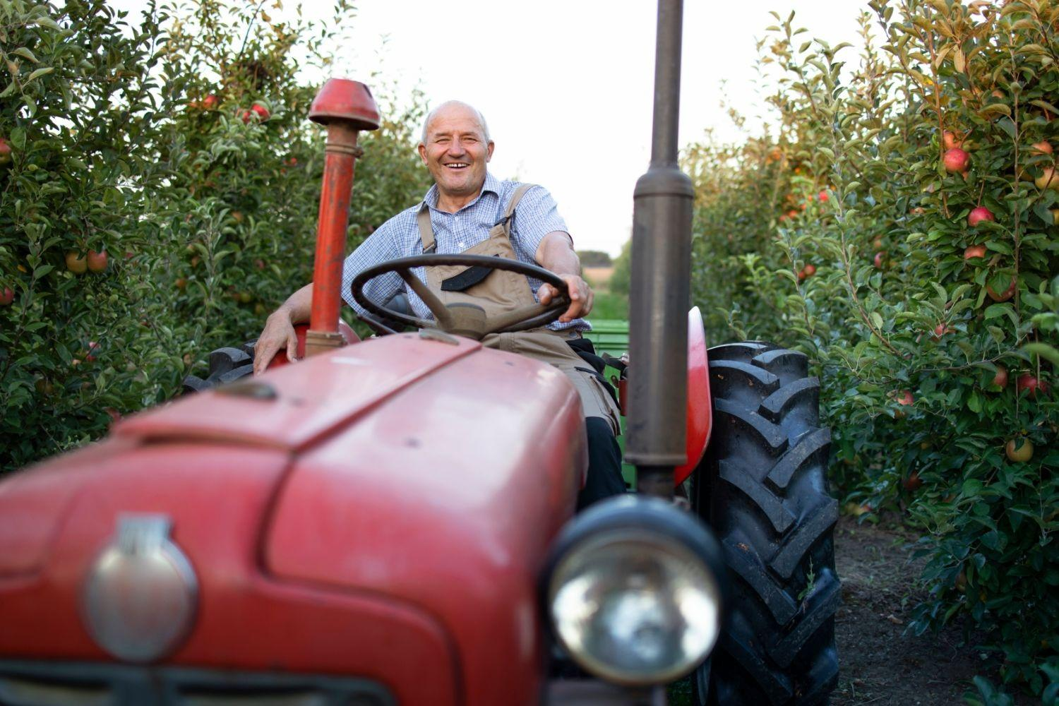 Assurance de tracteur de collection : comment la choisir ?